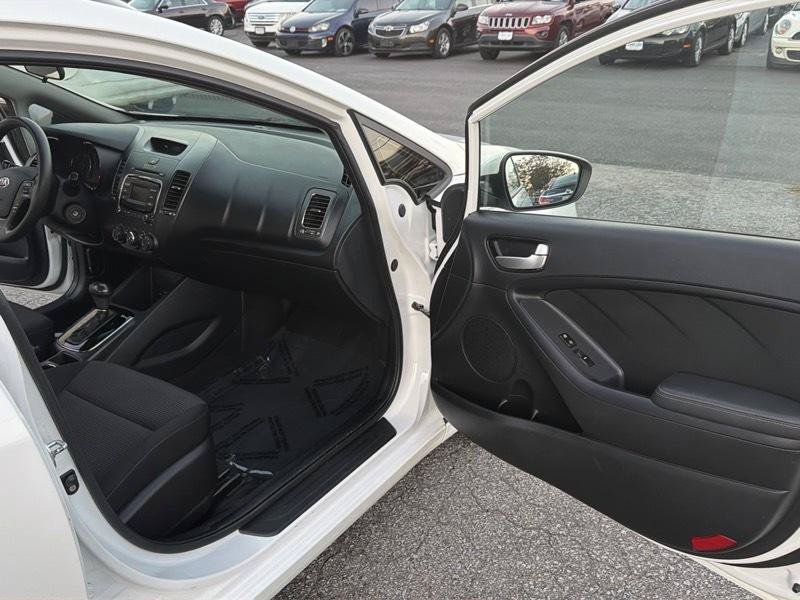 Used 2017 Kia Forte LX FWD image 16