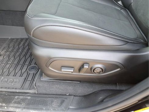 New 2026 Jeep Grand Cherokee L 4WD image 16