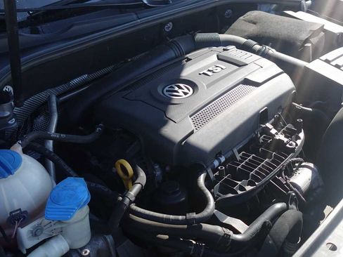 Used 2017 Volkswagen Passat 1.8T SE w/ SE Lighting Package image 17