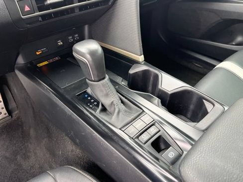 Used 2025 Toyota Camry SE w/ Convenience Package FWD image 26