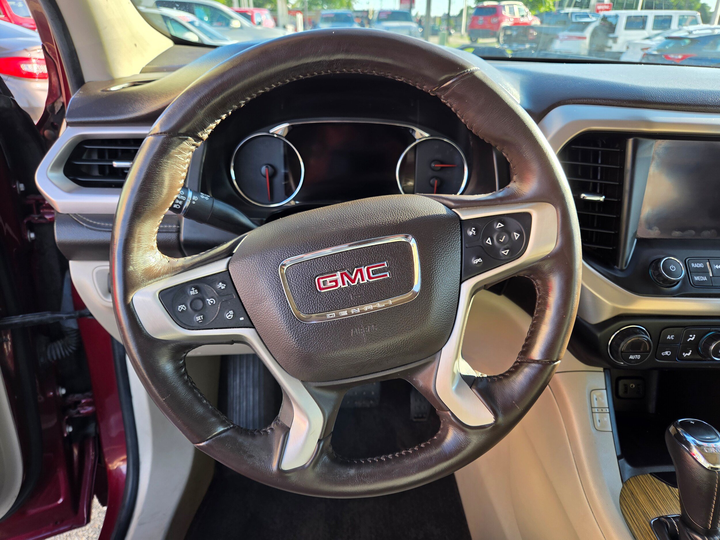 Used 2017 GMC Acadia Denali w/ Technology Package AWD/4WD image 6