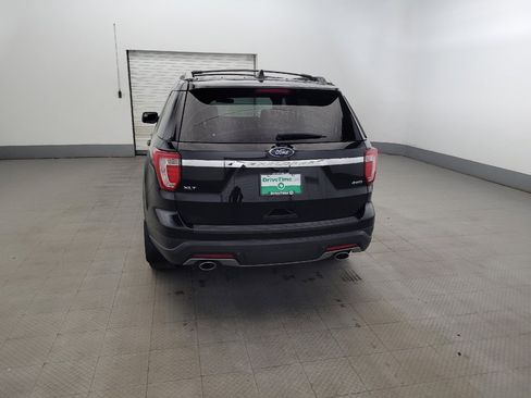 Used 2018 Ford Explorer XLT AWD/4WD image 6