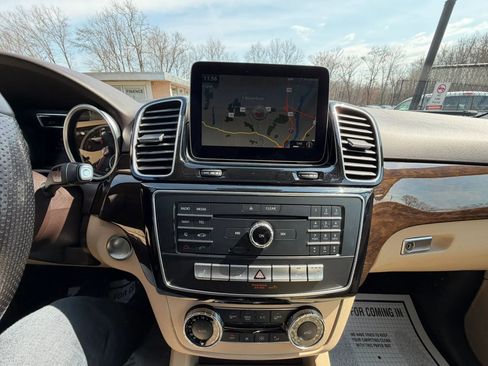 Used 2017 Mercedes-Benz GLE 350 image 24