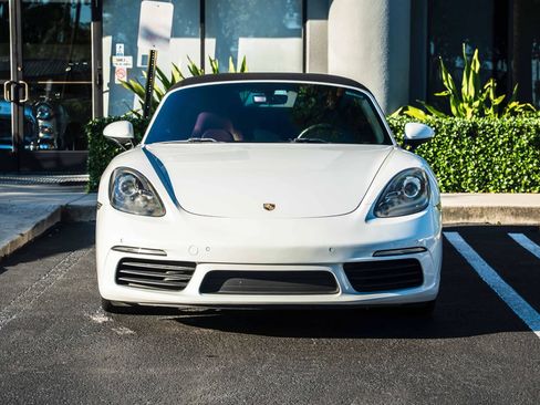 Used 2017 Porsche 718 Boxster RWD image 10