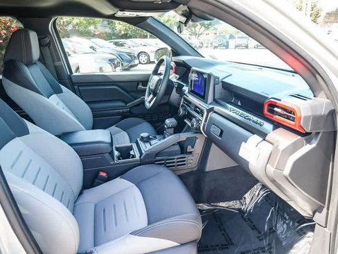 Used 2025 Toyota Tacoma TRD Sport AWD/4WD image 16
