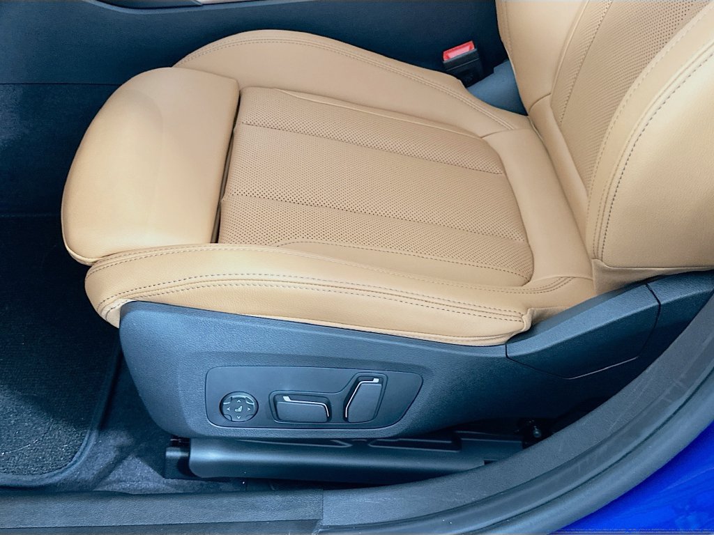 Used 2026 BMW 330i xDrive Sedan w/ M Sport Package AWD/4WD image 21
