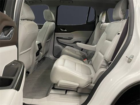 Used 2019 GMC Acadia SLT image 13