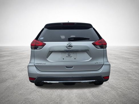 Used 2018 Nissan Rogue SV AWD/4WD image 7