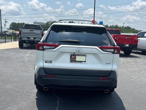 Used 2022 Toyota RAV4 XLE Premium FWD image 7