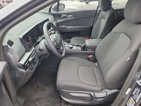 New 2026 Kia Sportage LX FWD image 21