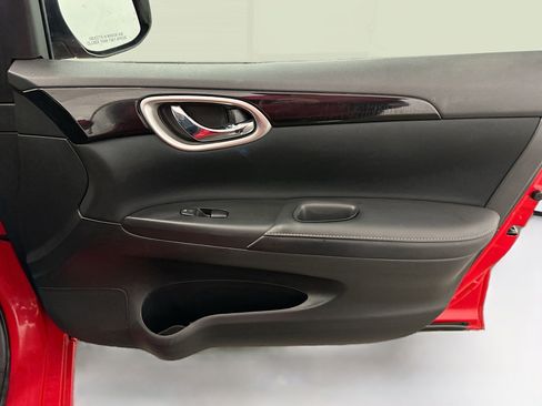 Used 2019 Nissan Sentra SV image 32