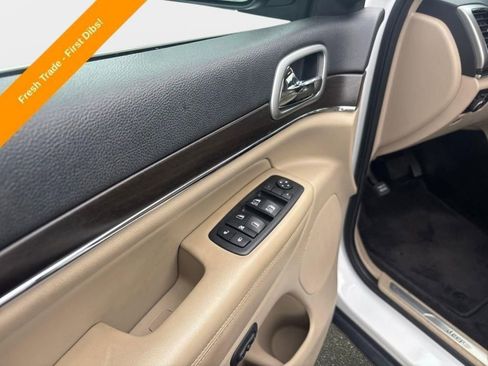 Used 2018 Jeep Grand Cherokee Limited image 10