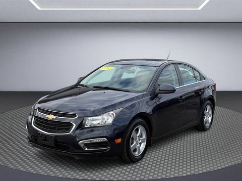 Used 2015 Chevrolet Cruze LT w/ Technology Package image 3