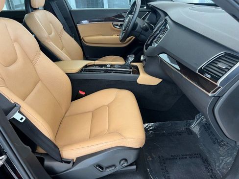 Used 2018 Volvo XC90 T6 Momentum w/ Momentum Plus Package AWD/4WD image 11