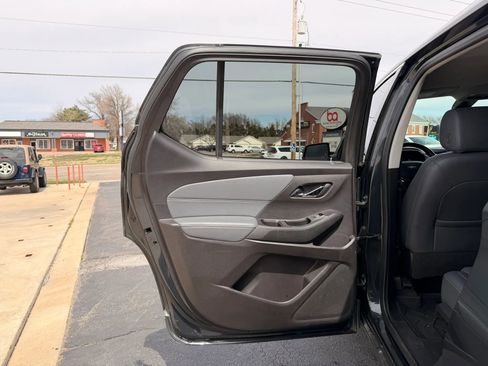 Used 2019 Chevrolet Traverse LT w/ LT Premium Package FWD image 23