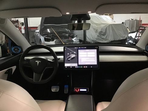 Used 2021 Tesla Model Y Performance AWD/4WD image 31