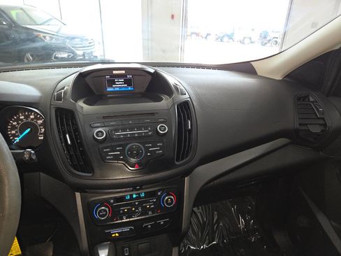 Used 2017 Ford Escape SE w/ SE Cold Weather Package FWD image 34