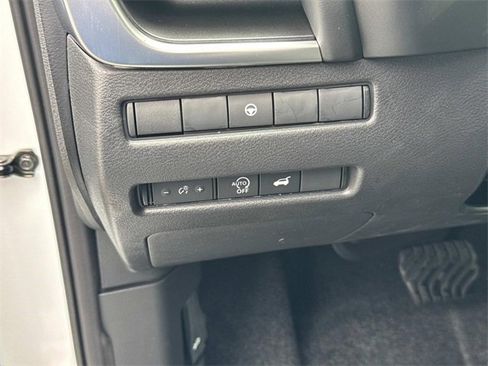 New 2026 Nissan Rogue SV image 25