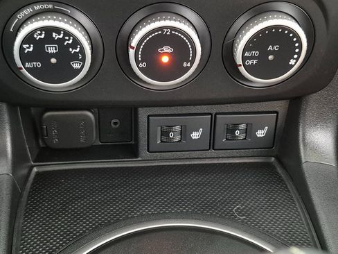 Used 2013 MAZDA MX-5 Miata Grand Touring image 19