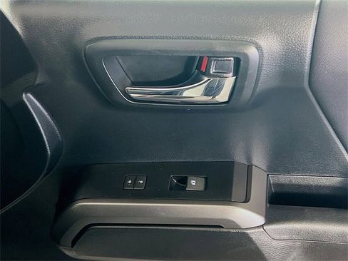 Used 2021 Toyota Tacoma SR5 image 31