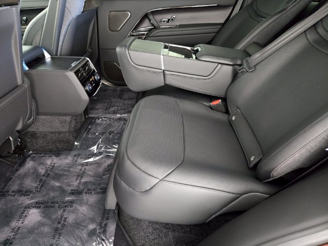 New 2026 Land Rover Range Rover SV AWD/4WD image 5