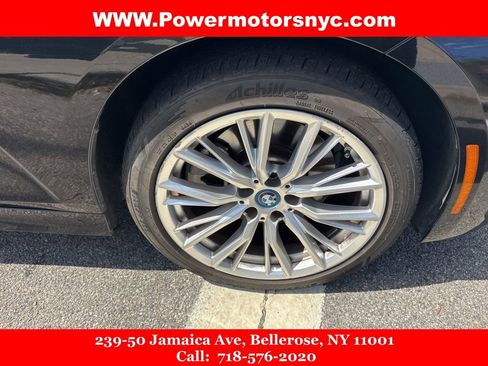 Used 2024 BMW 330e xDrive w/ Convenience Package image 9