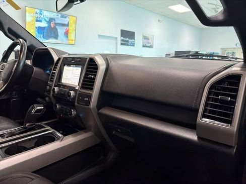 Used 2018 Ford F150 Lariat w/ Equipment Group 502A Luxury AWD/4WD image 25