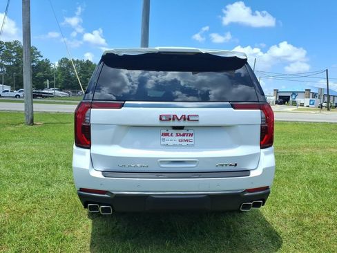 New 2026 GMC Yukon XL AT4 w/ AT4 Premium Plus Package AWD/4WD image 6