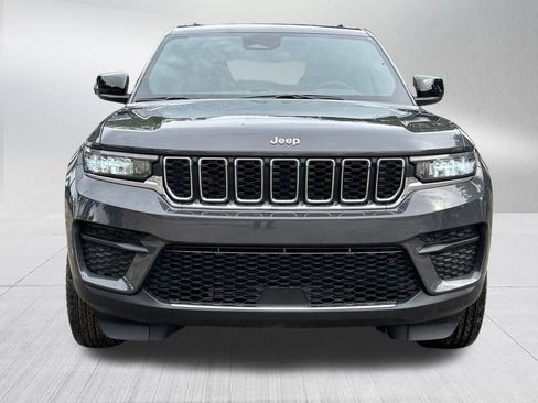 New 2024 Jeep Grand Cherokee Laredo image 8