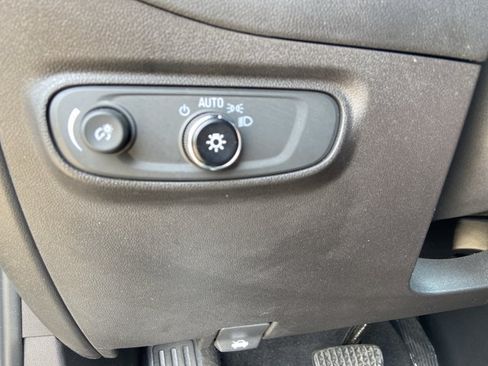 Used 2023 Chevrolet Equinox LS FWD image 45