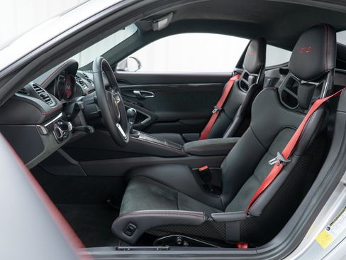Certified 2025 Porsche 718 Cayman GTS RWD image 19