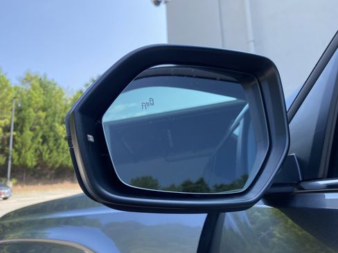 Used 2025 Volkswagen Atlas SE FWD image 40