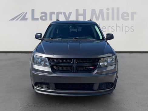 Used 2018 Dodge Journey SE w/ Connectivity Group FWD image 8