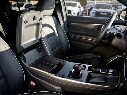 Used 2025 Buick Enclave Avenir w/ Super Cruise Package image 24