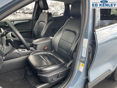 Used 2024 Ford Escape Platinum image 3