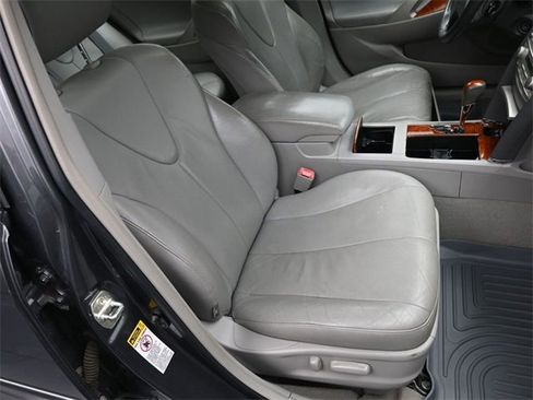 Used 2011 Toyota Camry XLE image 11