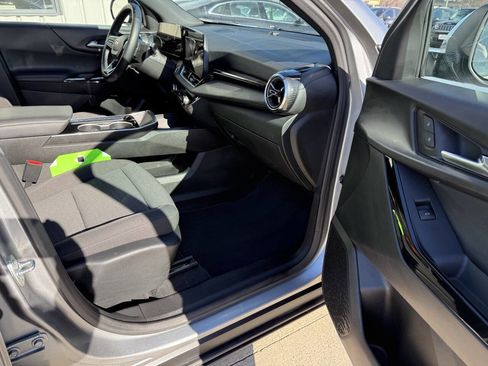 Used 2025 Chevrolet Equinox LT image 11