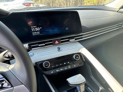 New 2026 Hyundai Elantra Limited image 18