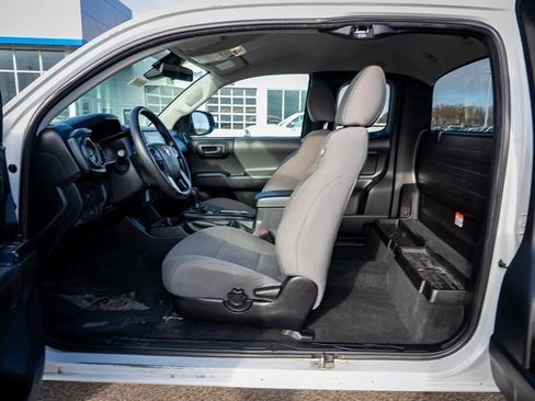 Used 2023 Toyota Tacoma SR image 13