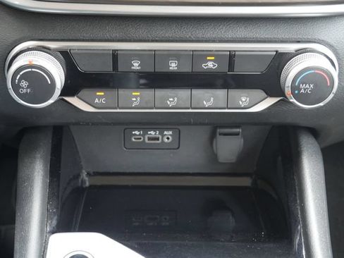 Used 2024 Nissan Altima 2.5 SV FWD image 19
