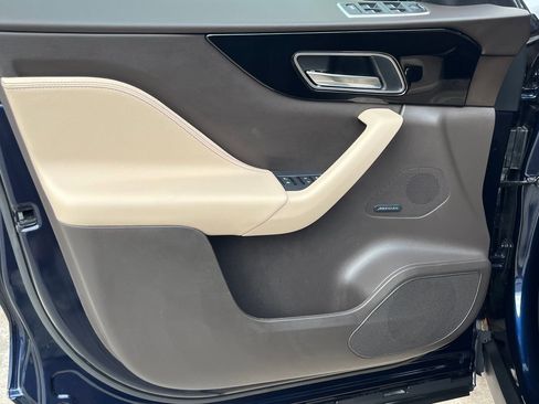 Used 2020 Jaguar F-PACE Prestige image 12