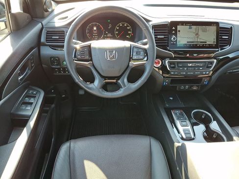 Used 2025 Honda Ridgeline Black Edition image 12