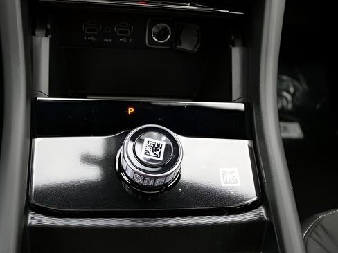 New 2025 Jeep Grand Cherokee L Laredo image 24