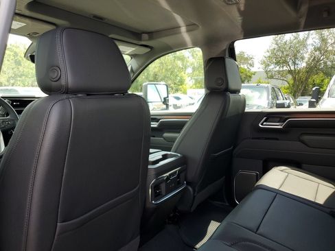 New 2026 GMC Sierra 2500 Denali w/ Technology Package AWD/4WD image 11