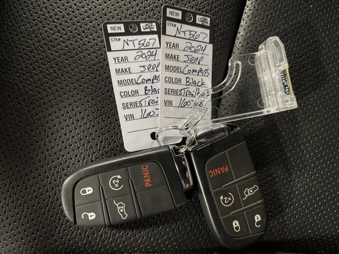 Used 2024 Jeep Compass Trailhawk w/ Trailhawk Elite Group image 26