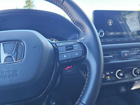 Certified 2025 Honda HR-V Sport image 9