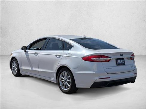 Used 2019 Ford Fusion SE FWD image 8
