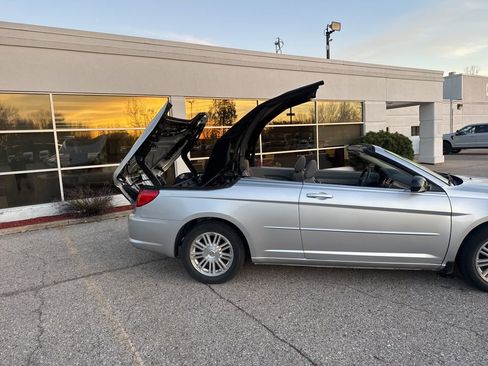 Used 2008 Chrysler Sebring LX image 25