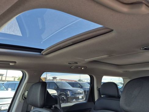 New 2026 Kia EV9 Wind image 11