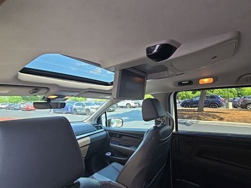 Used 2018 Honda Odyssey Elite image 8